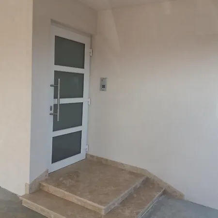 Brist Hills * بولا