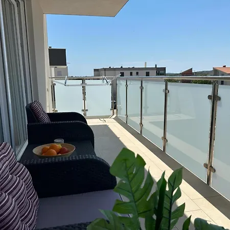 Brist Hills بولا