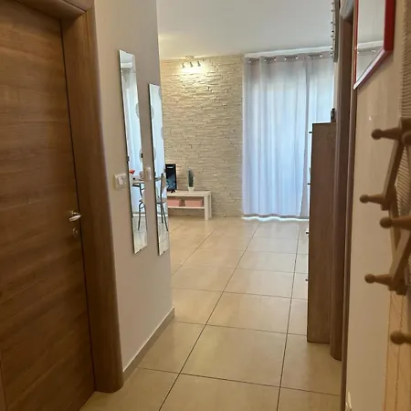 Brist Hills Apartment Pula