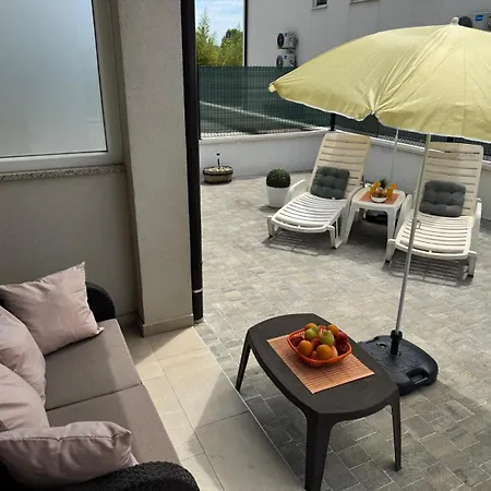 Apartment Brist Hills Pula