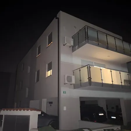 Brist Hills Apartment Pula
